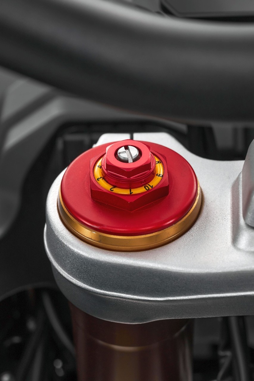 Test ANTEPRIMA - MV Agusta LXP Orioli: lucida follia +VIDEO+